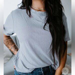 Stylish Gray Women's Short Sleeve Tee